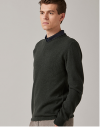 Wachusett2 V Neck in Pine Large