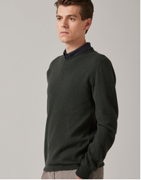 Wachusett2 V Neck in Pine Large