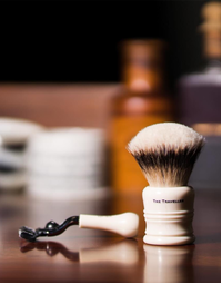 TRUEFITT & HILL | Tube Traveller | Super Badger Shaving Brush Ivory