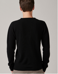 Wachusett2 V Neck in Black Medium