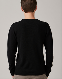 Wachusett2 V Neck in Black Medium