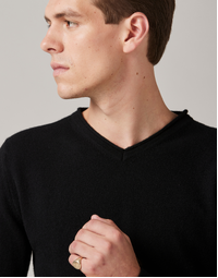 Wachusett2 V Neck in Black Medium