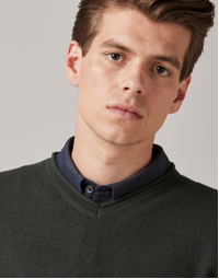 Wachusett2 V Neck in Pine Large