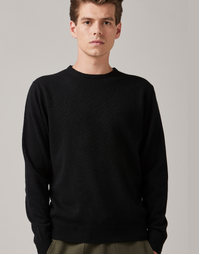 Ernest Classic Crew in Black X-Large